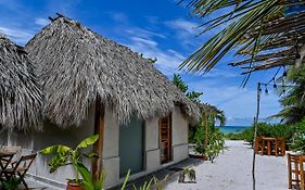 Casa Mate BeachFront Cabañas El Cuyo